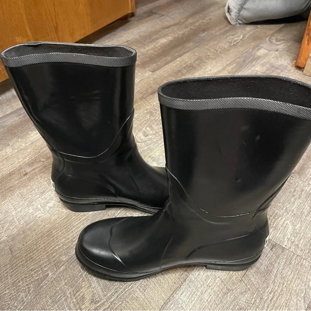 L.L. Bean Women's Black Winter‎ Rain Boots size 10